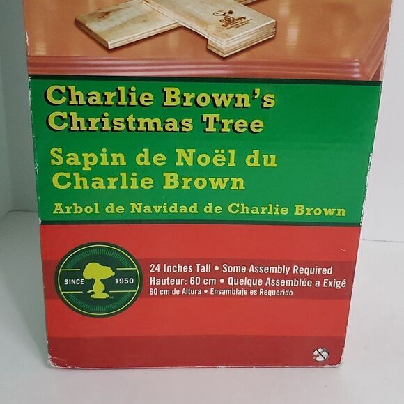 Peanuts Charlie Brown's Christmas Tree - Picture 3 of 11